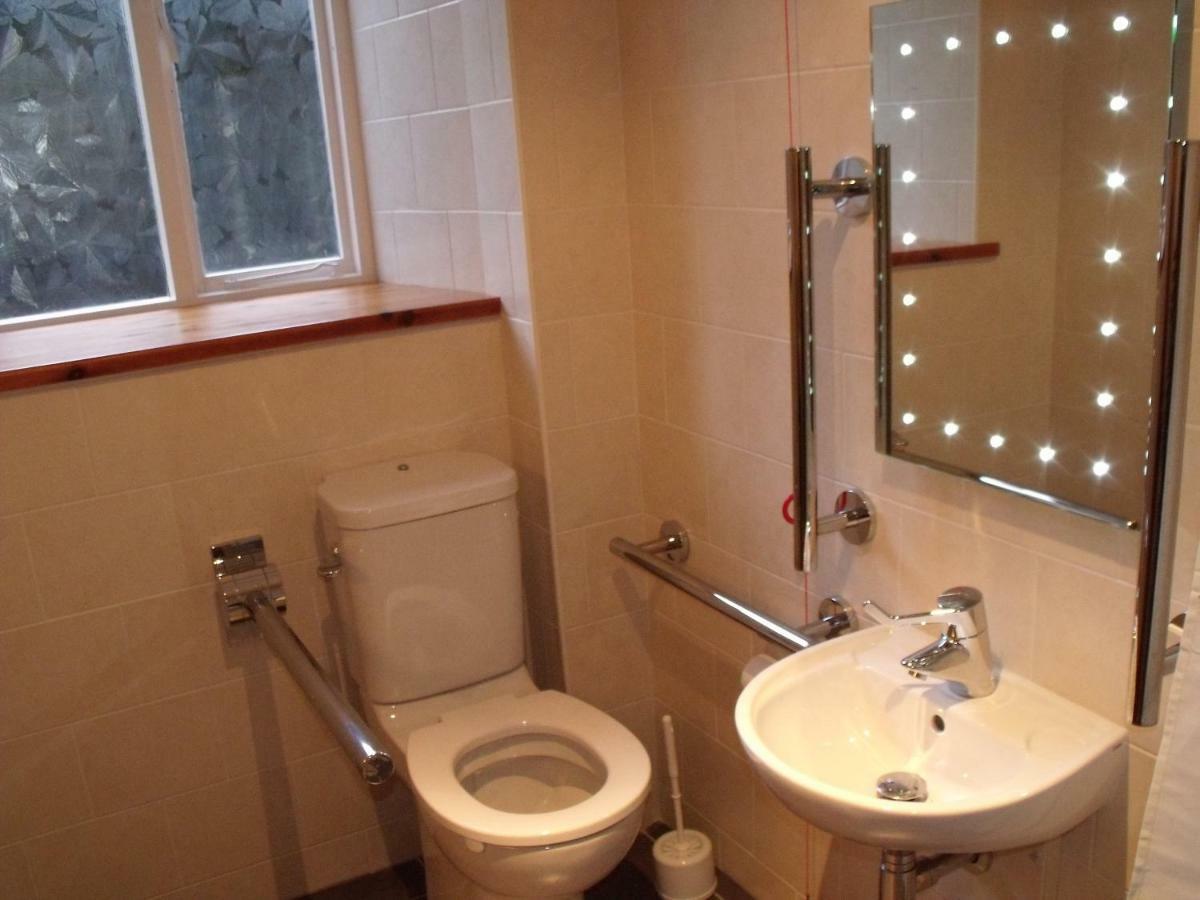 Cosy Ground Floor Disabled Friendly Room In Farm House Llandderfel Dış mekan fotoğraf